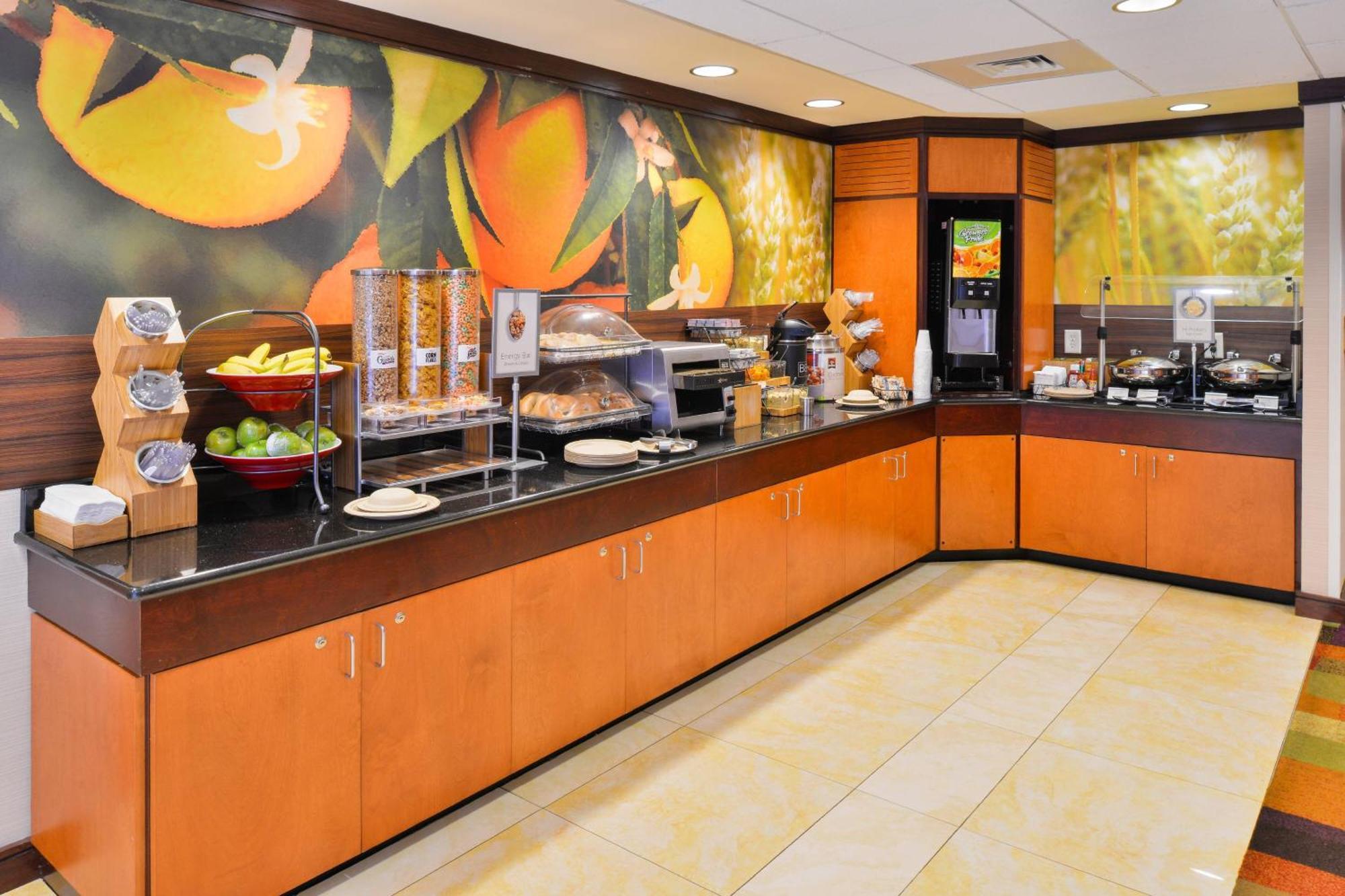 Fairfield Inn And Suites By Marriott Эшборо Экстерьер фото