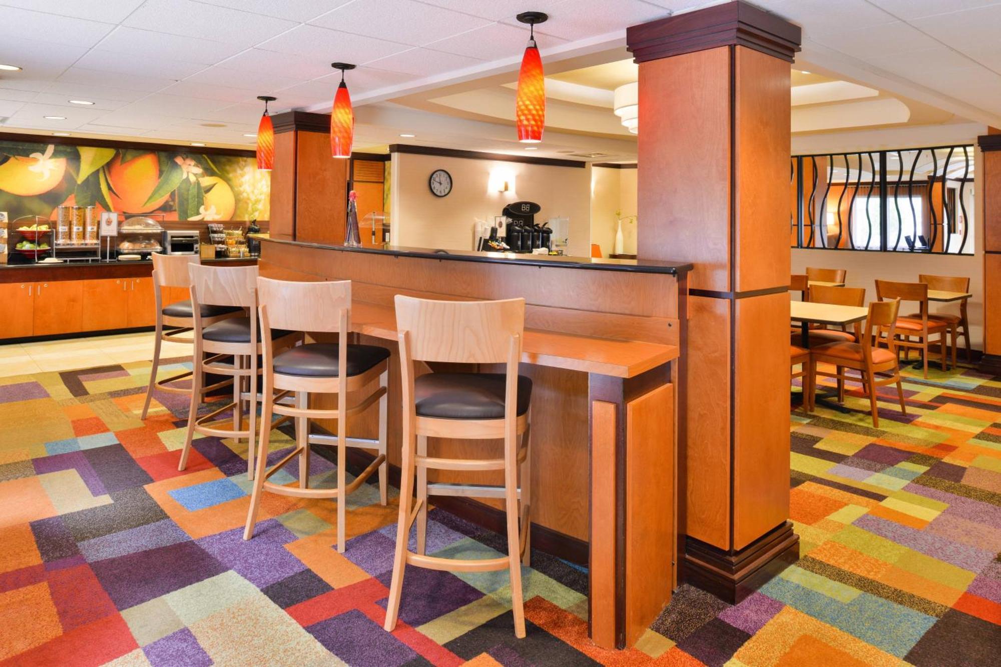 Fairfield Inn And Suites By Marriott Эшборо Экстерьер фото