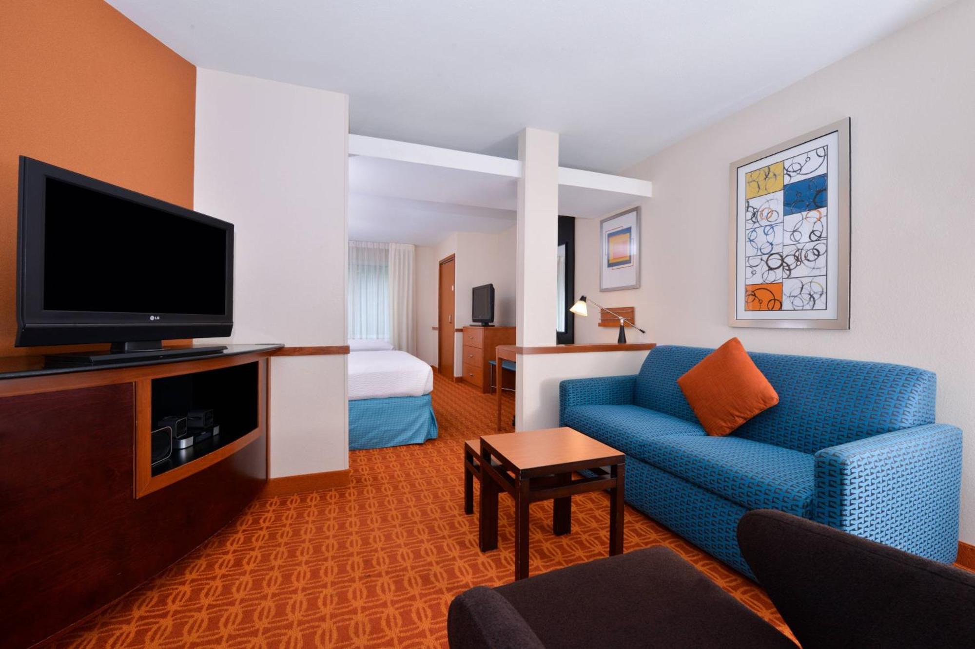Fairfield Inn And Suites By Marriott Эшборо Экстерьер фото