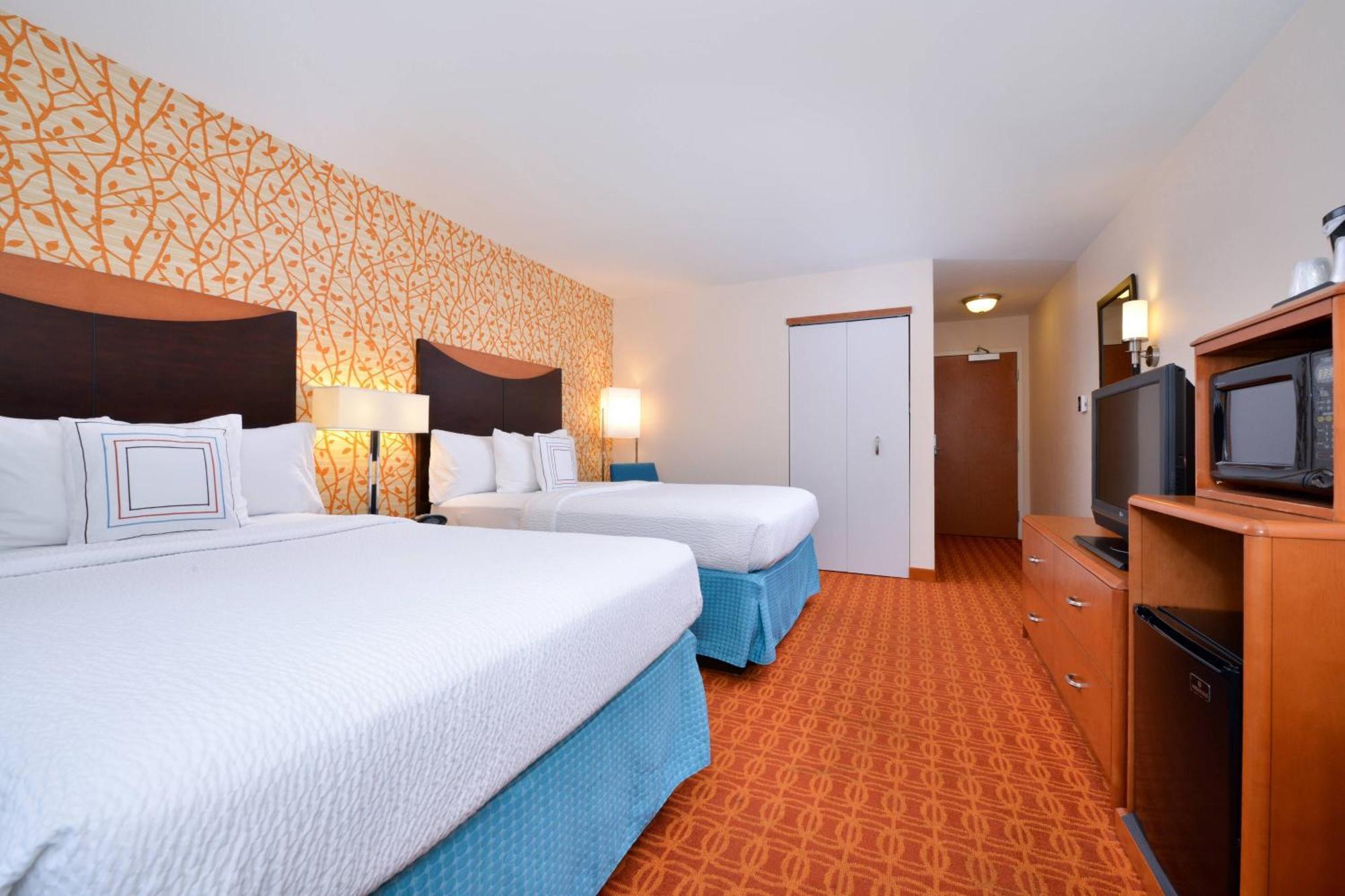Fairfield Inn And Suites By Marriott Эшборо Экстерьер фото