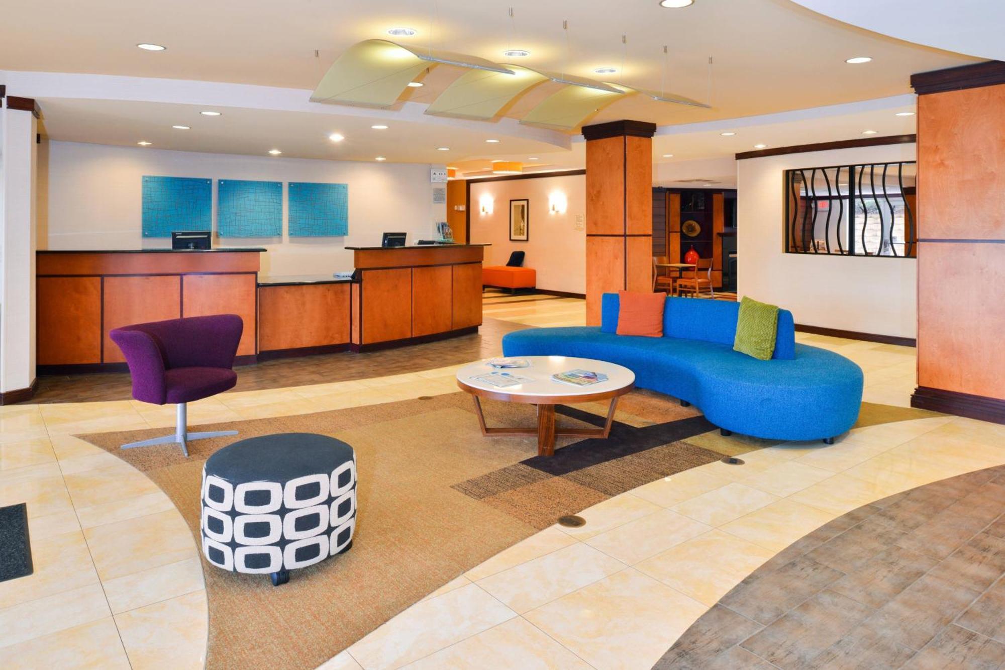 Fairfield Inn And Suites By Marriott Эшборо Экстерьер фото