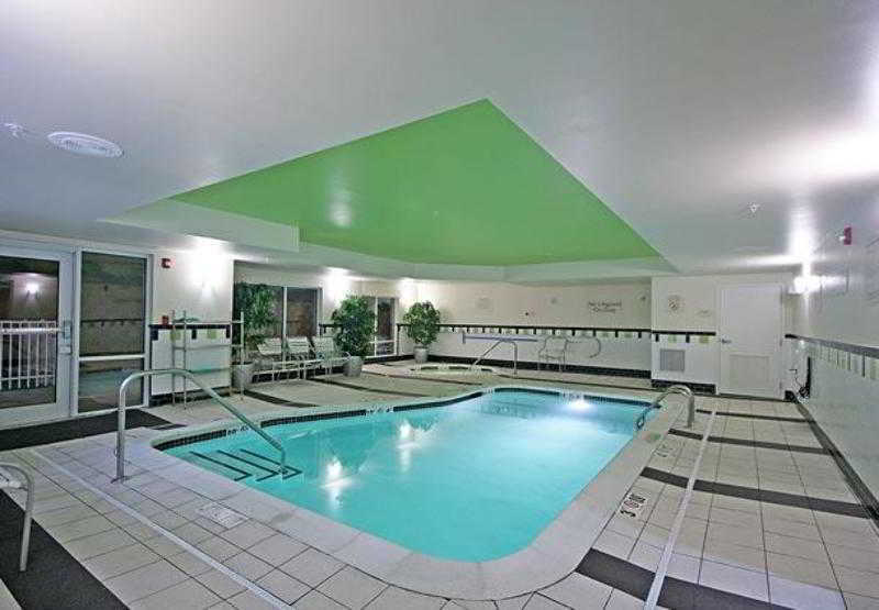Fairfield Inn And Suites By Marriott Эшборо Экстерьер фото