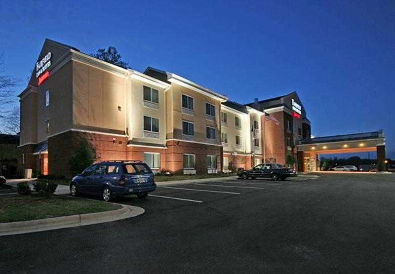 Fairfield Inn And Suites By Marriott Эшборо Экстерьер фото