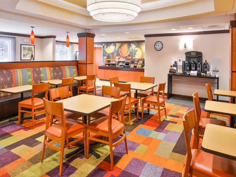 Fairfield Inn And Suites By Marriott Эшборо Экстерьер фото